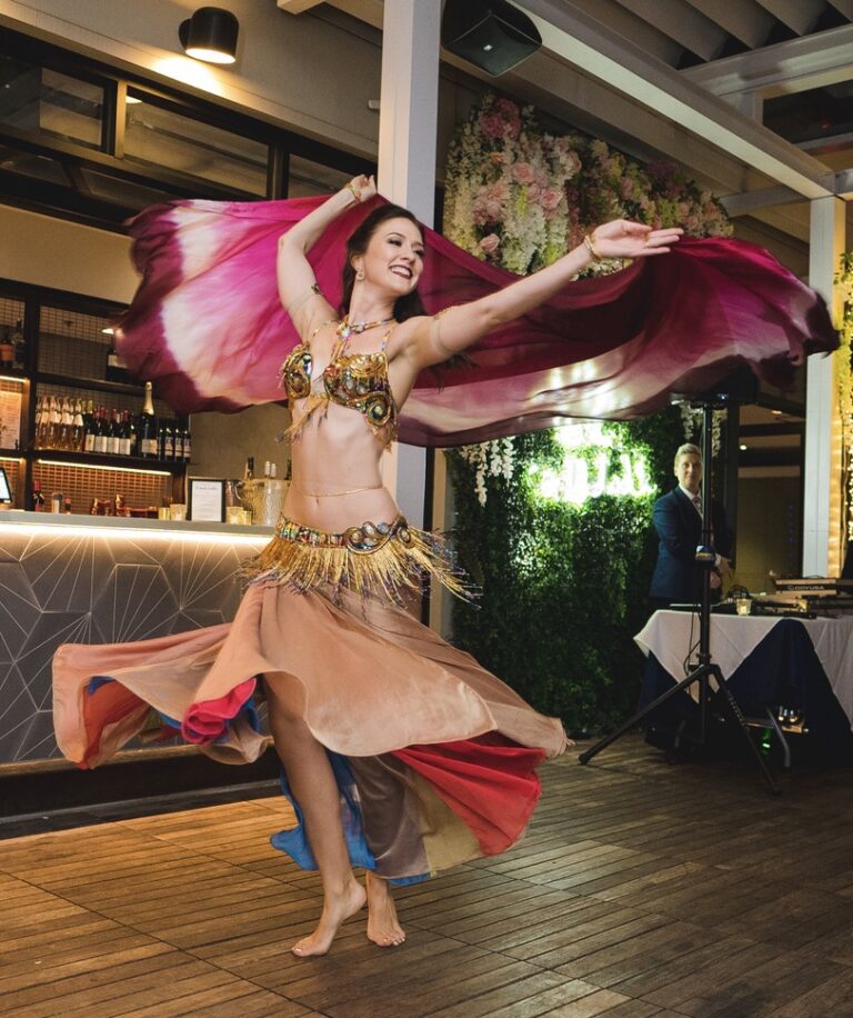 Experience Our Belly Dancing Restaurant Cazbar